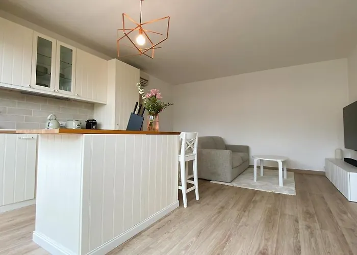 T2 Bricka La Terrasse De La Plage, Moderne, Equipe, Lumineux Antibes